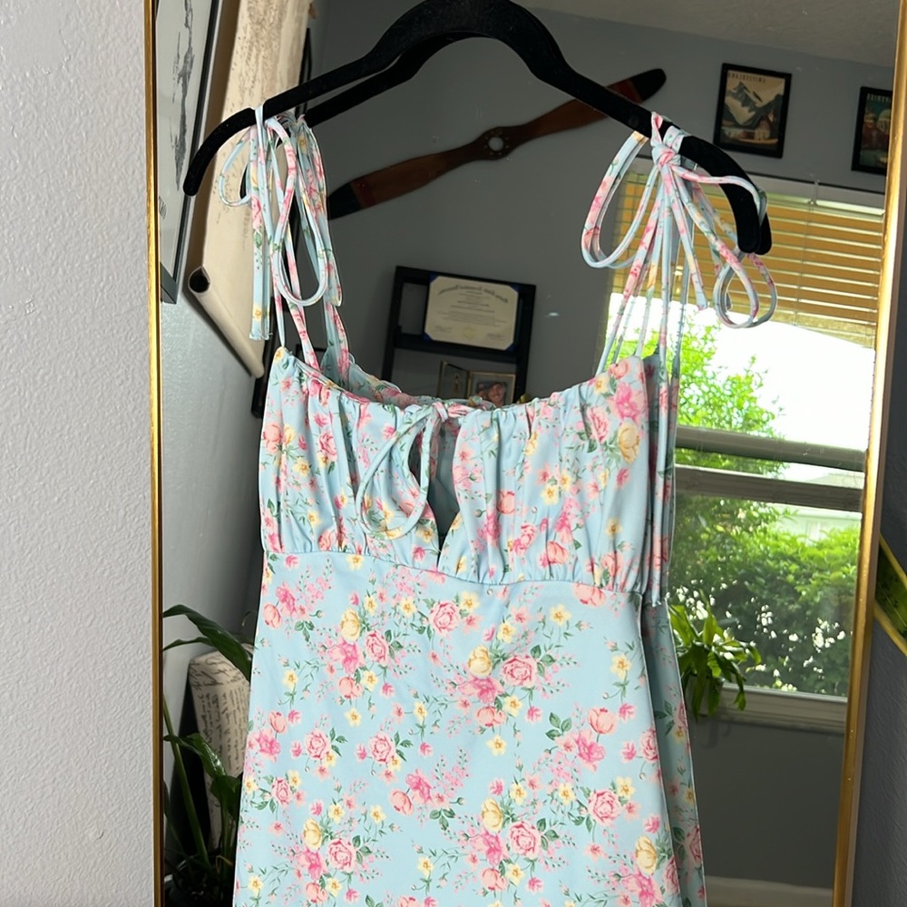 HOUSE OF CB 'Raphael' Pale Blue Floral Summer Maxi Dress NWT - Picture 7 of 8